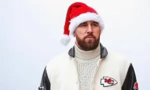 Bạn trai Taylor Swift hát nhạc Giáng sinh